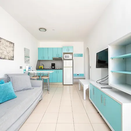 Los Veleros Apartments