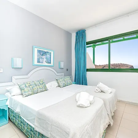Los Veleros Apartments *